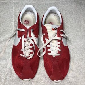 red nikes size 11.5M